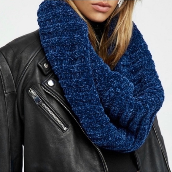 FREE PEOPLE Chenille Love Bug Infinity Twist Scarf NEW Blue